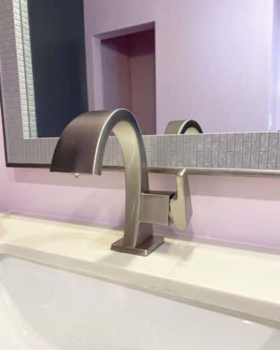 Singla handle bathroom sink faucet and spout